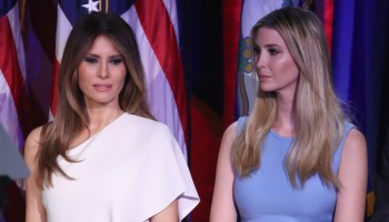 Trump elogió a su familia en su discurso post-imputación, pero Melania no estuvo presente